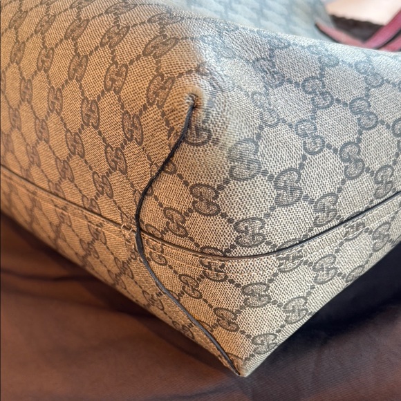 Gucci Monogram Red Reversible Coated Canvas Tote - Picture 7 of 17